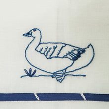 Load image into Gallery viewer, Naïve Farm Animals Guest Towels