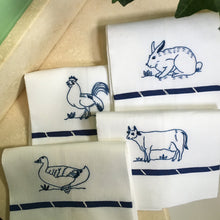 Load image into Gallery viewer, Naïve Farm Animals Guest Towels